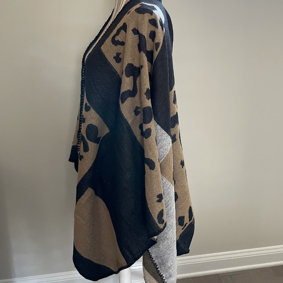 Women's Open Front Leopard Print Ruana Wrap Kimono - Picture 8 of 11